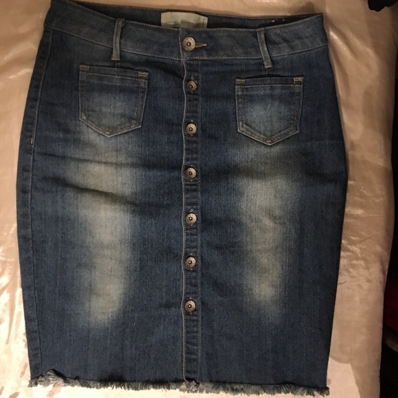Artisan Crafted democracy denim skirt - Picture 5 of 7